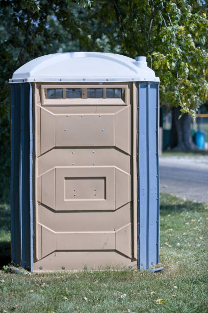 Best Luxury portable toilet rental  in St Leon, IN